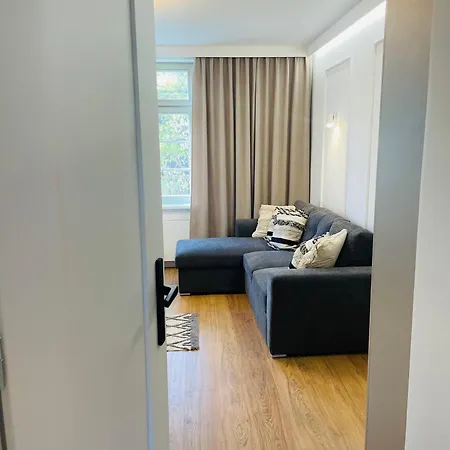 Modern 2 *